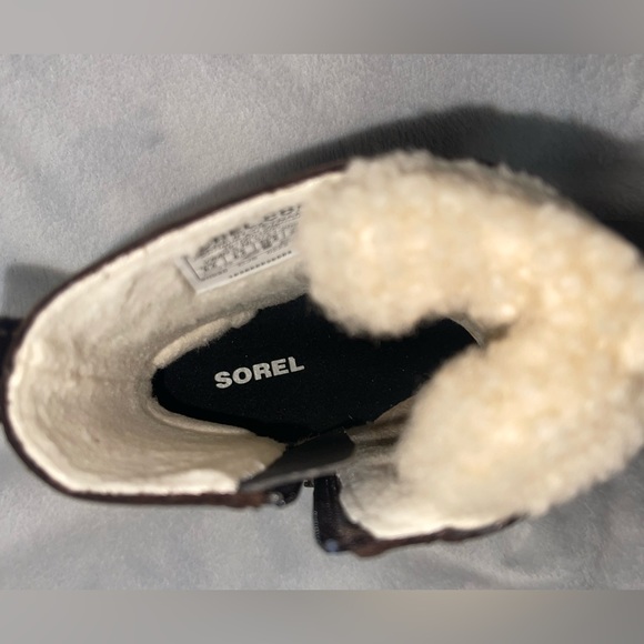 Sorel Emelie Geniune Shearling Short Lace up boots color blackned brown - Picture 12 of 13